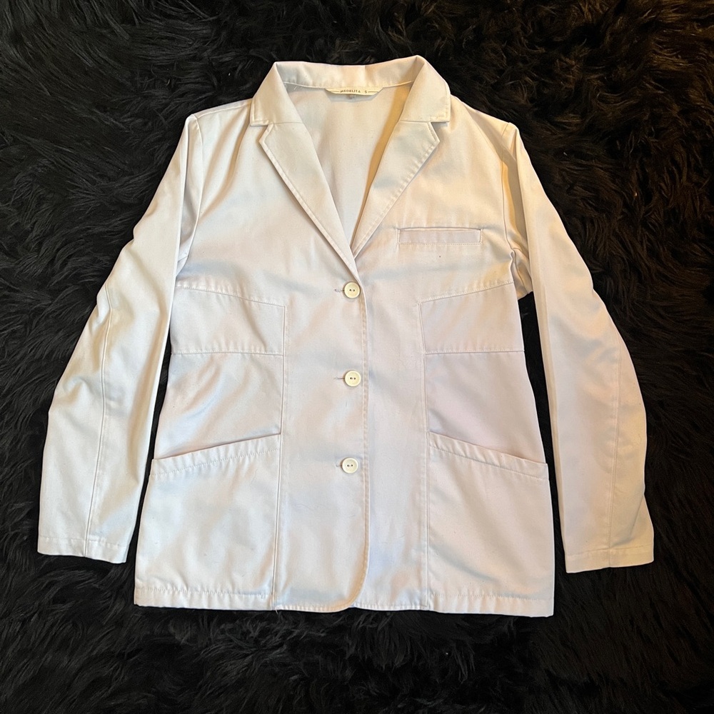 Short White Lab Coat for Medical Students